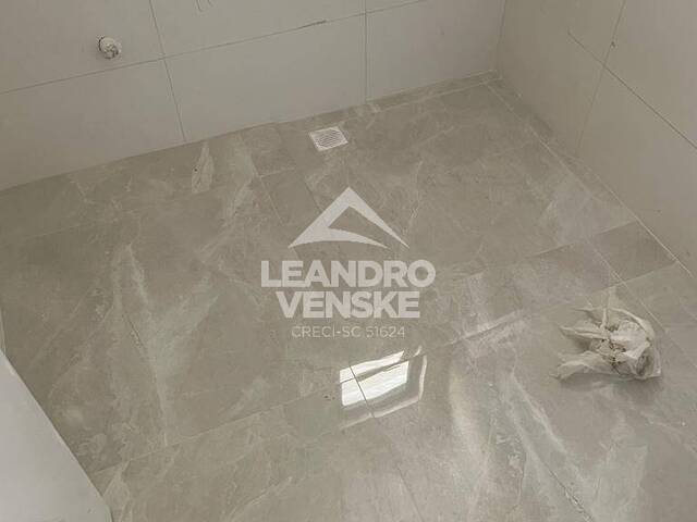 Sobrado para Venda em Joinville - 5