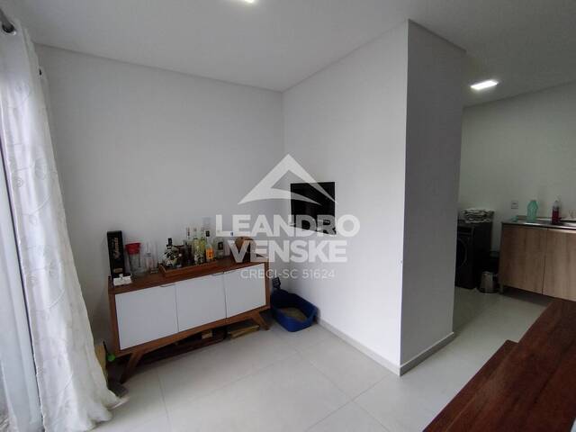 #99 - Apartamento para Venda em Joinville - SC