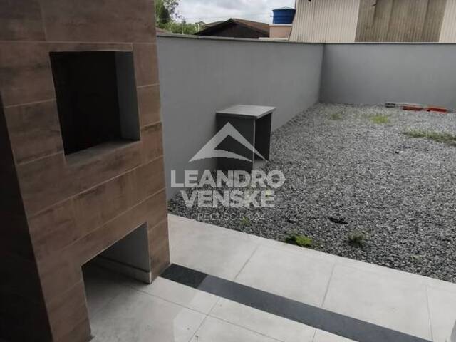 Sobrado para Venda em Joinville - 5