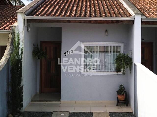 #104 - Casa para Venda em Joinville - SC